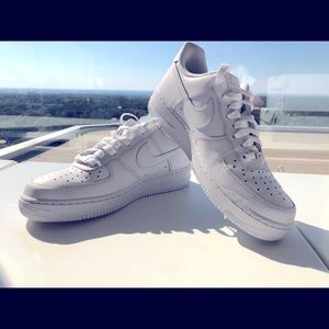 Women’s Nike AirForce 1 size 9